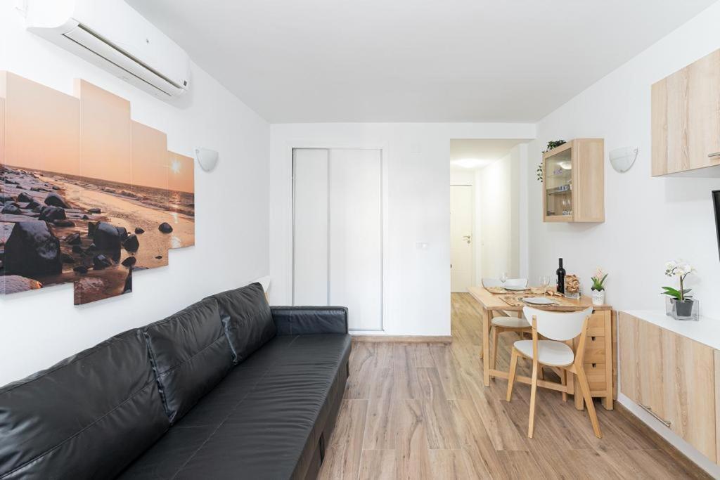 Vista Bonita Apartment เบนัลมาเดนา ภายนอก รูปภาพ